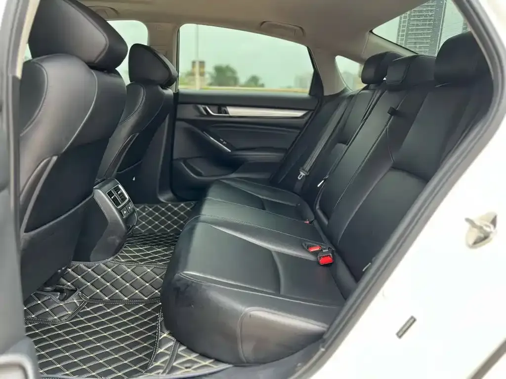 Honda Accord — фото 5