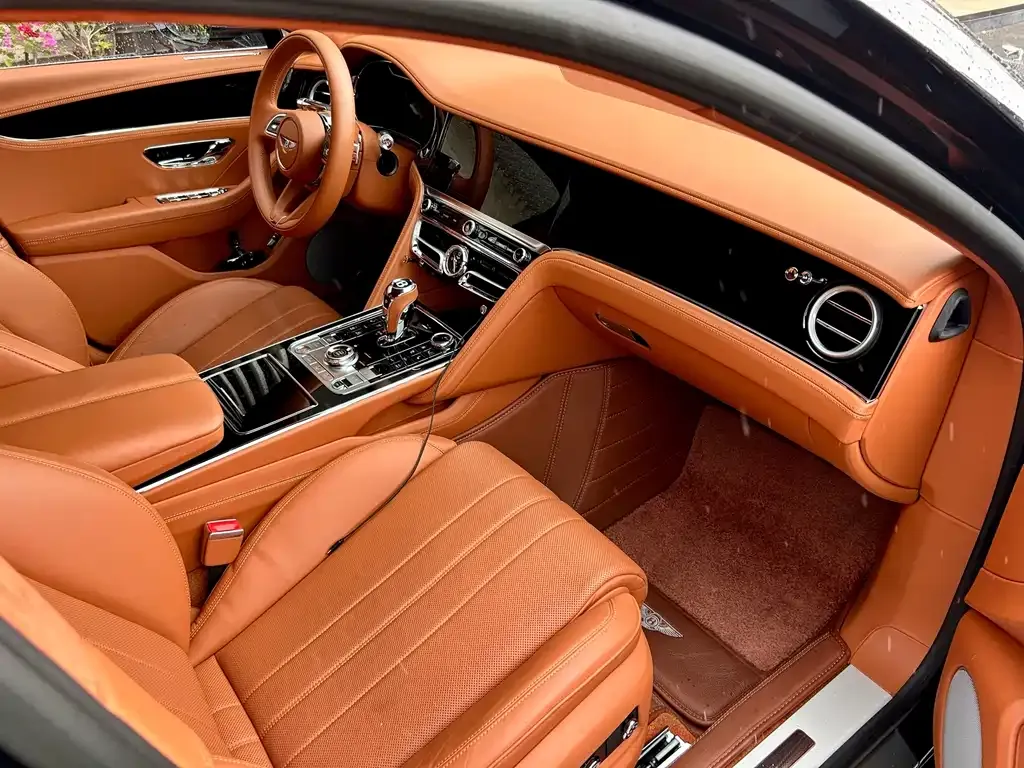 Bentley Flying Spur — фото 8