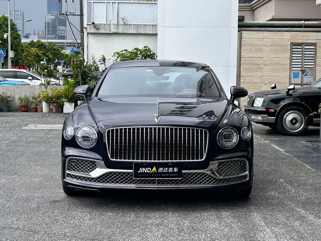 Bentley Flying Spur — фото 2