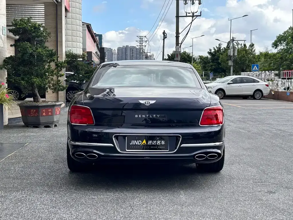 Bentley Flying Spur — фото 9