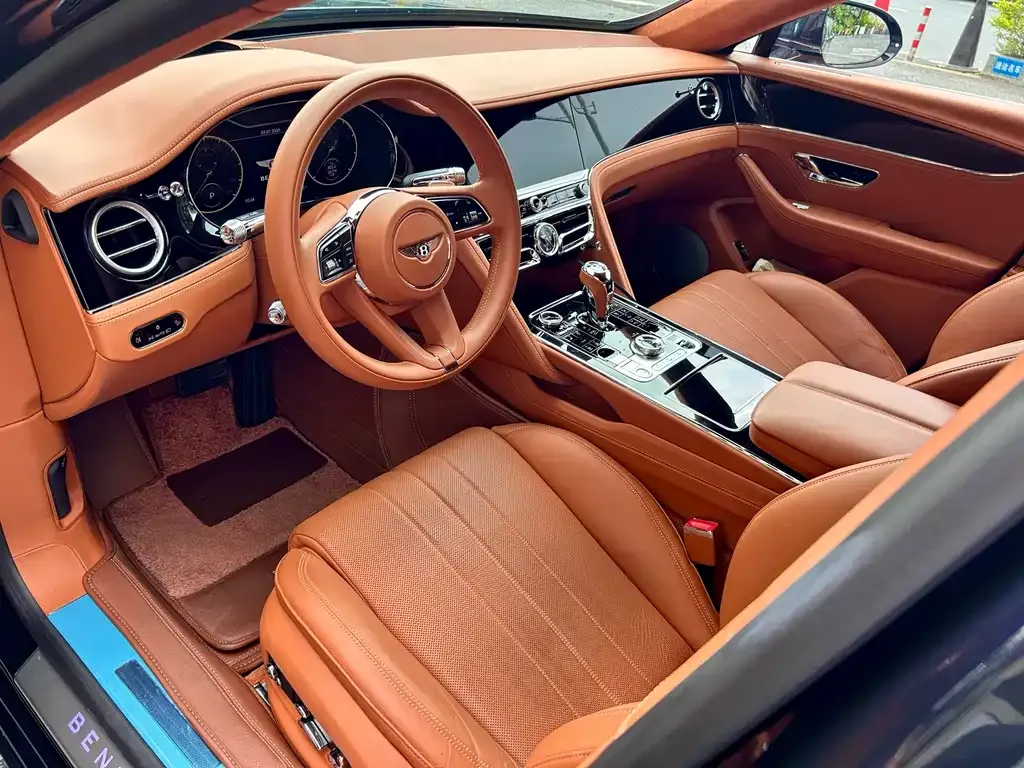Bentley Flying Spur — фото 6