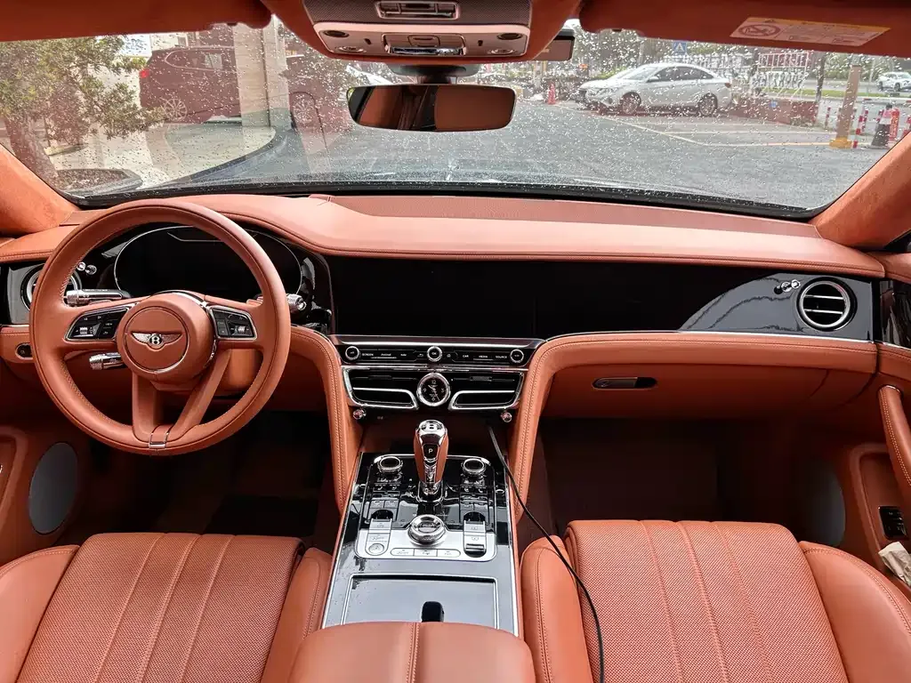 Bentley Flying Spur — фото 7