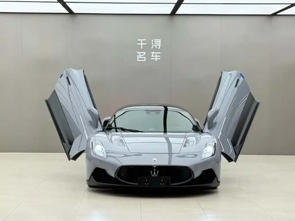 Maserati MC20 — фото 4