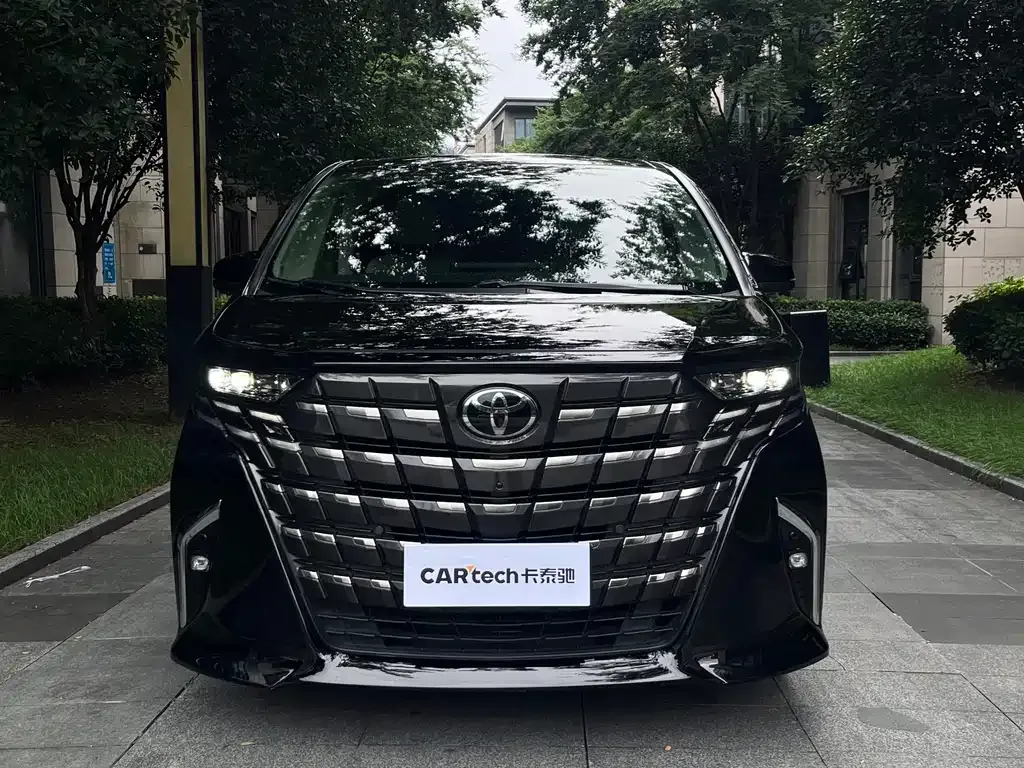 Toyota Alphard — фото 7