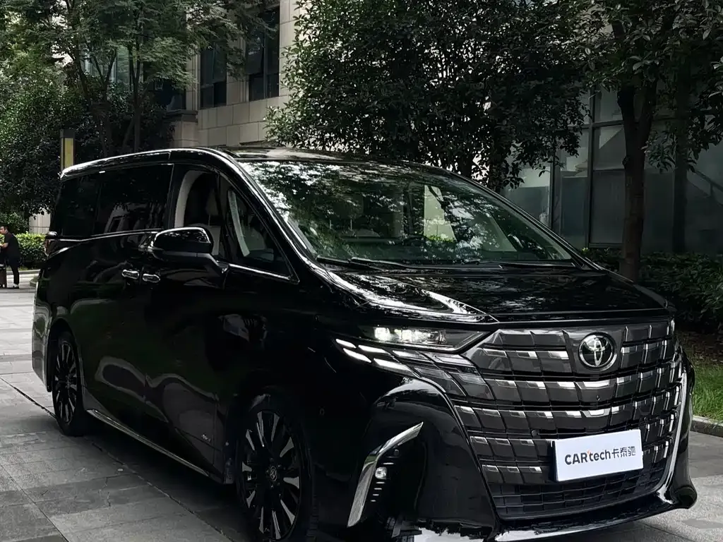 Toyota Alphard — фото 4