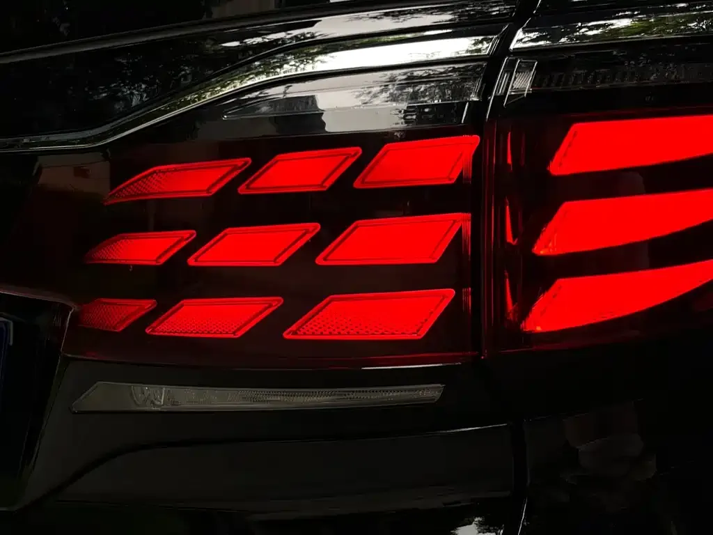 Toyota Alphard — фото 8