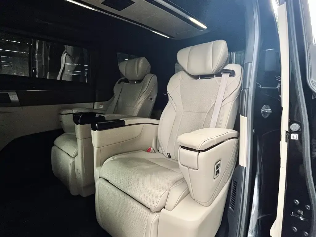 Toyota Alphard — фото 6