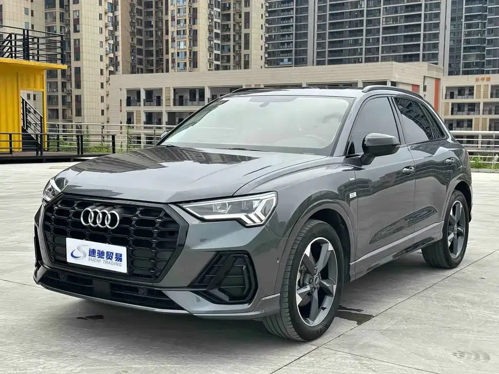 Audi Q3 — фото 1