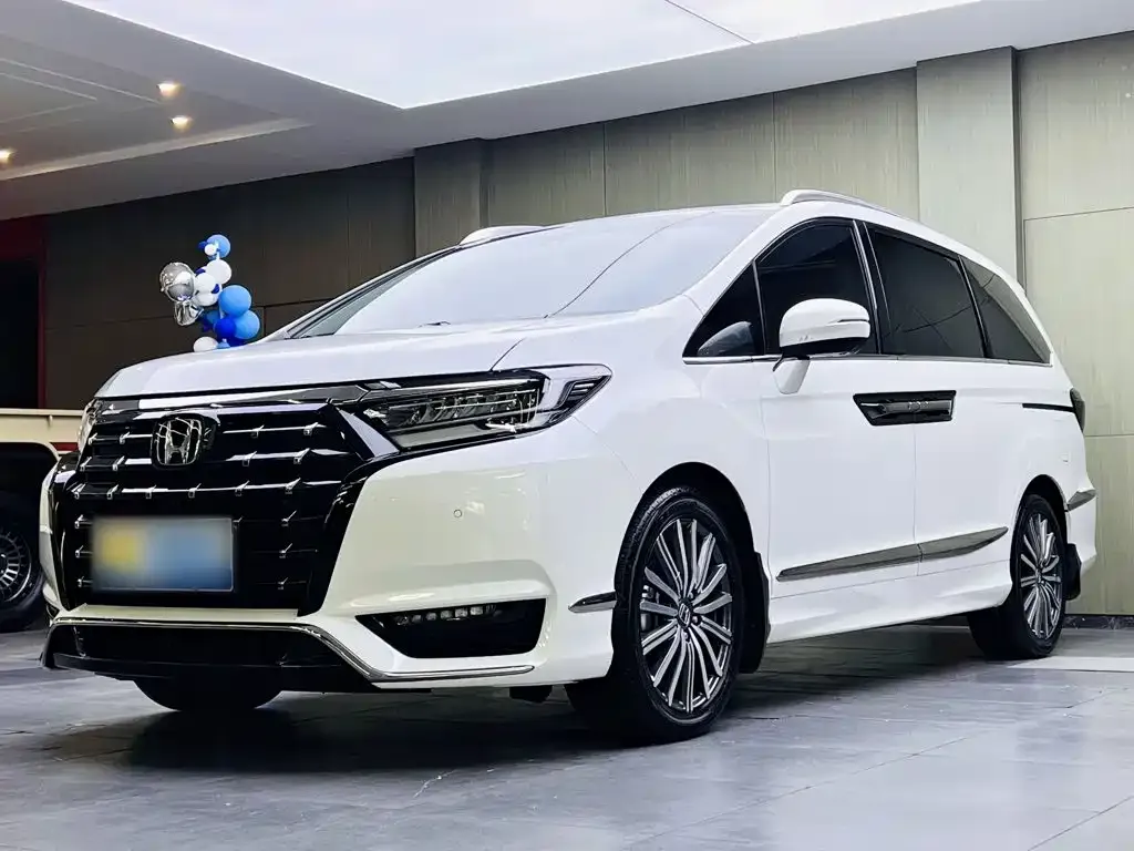 Honda Elysion — фото 1