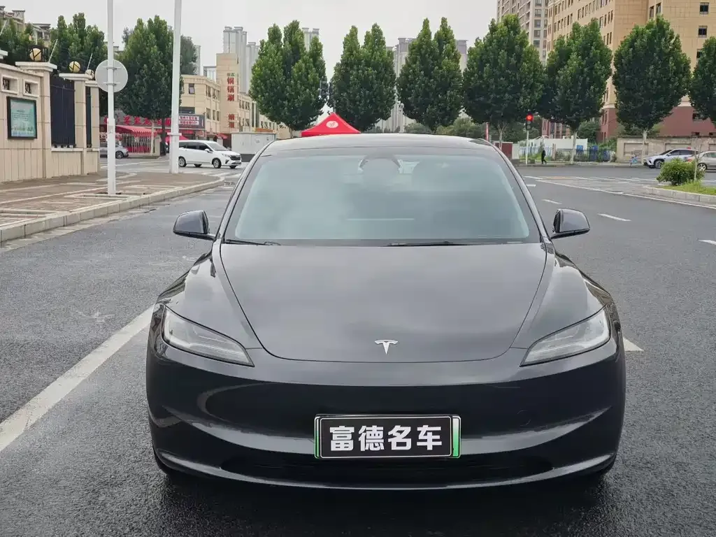 Tesla Model 3 — фото 5