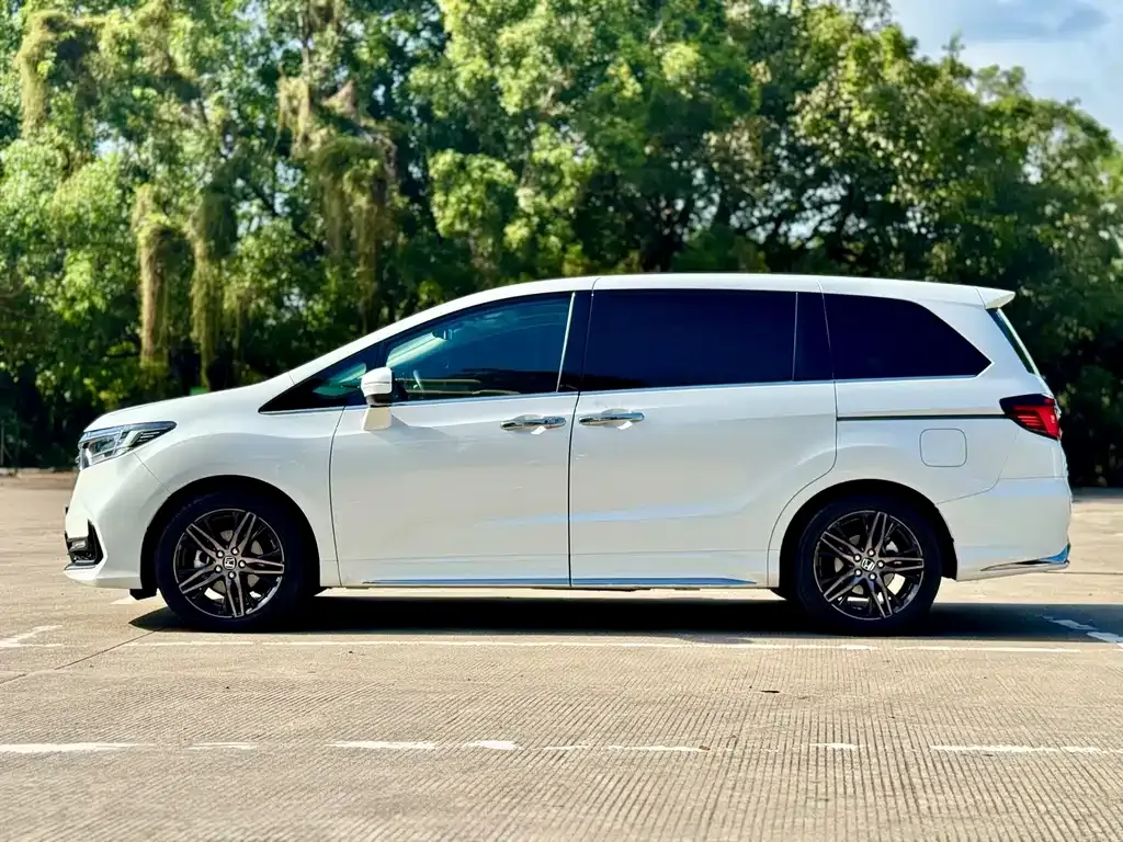 Honda Odyssey — фото 8