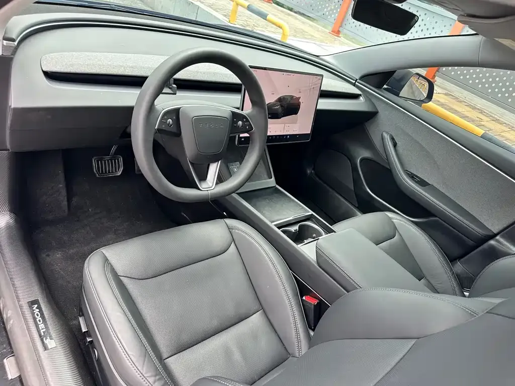 Tesla Model 3 — фото 8