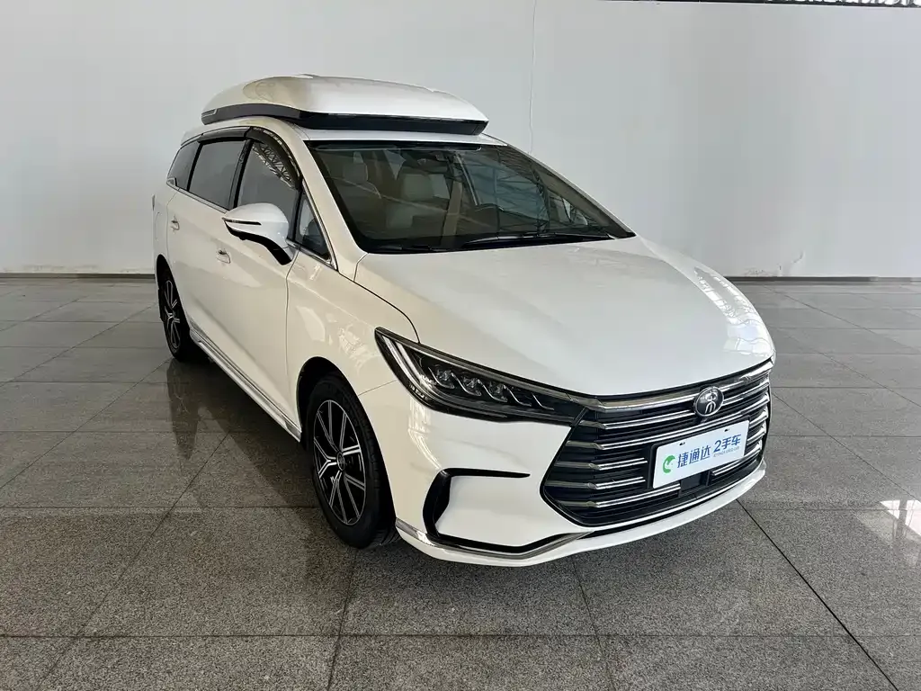 BYD MAX New Energy — фото 7