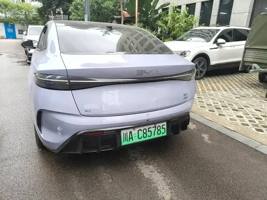 BYD Seal — фото 5