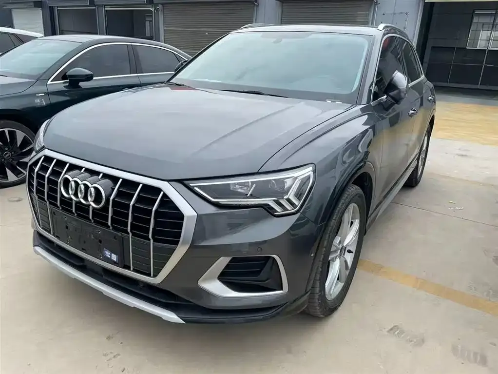 Audi Q3 — фото 1