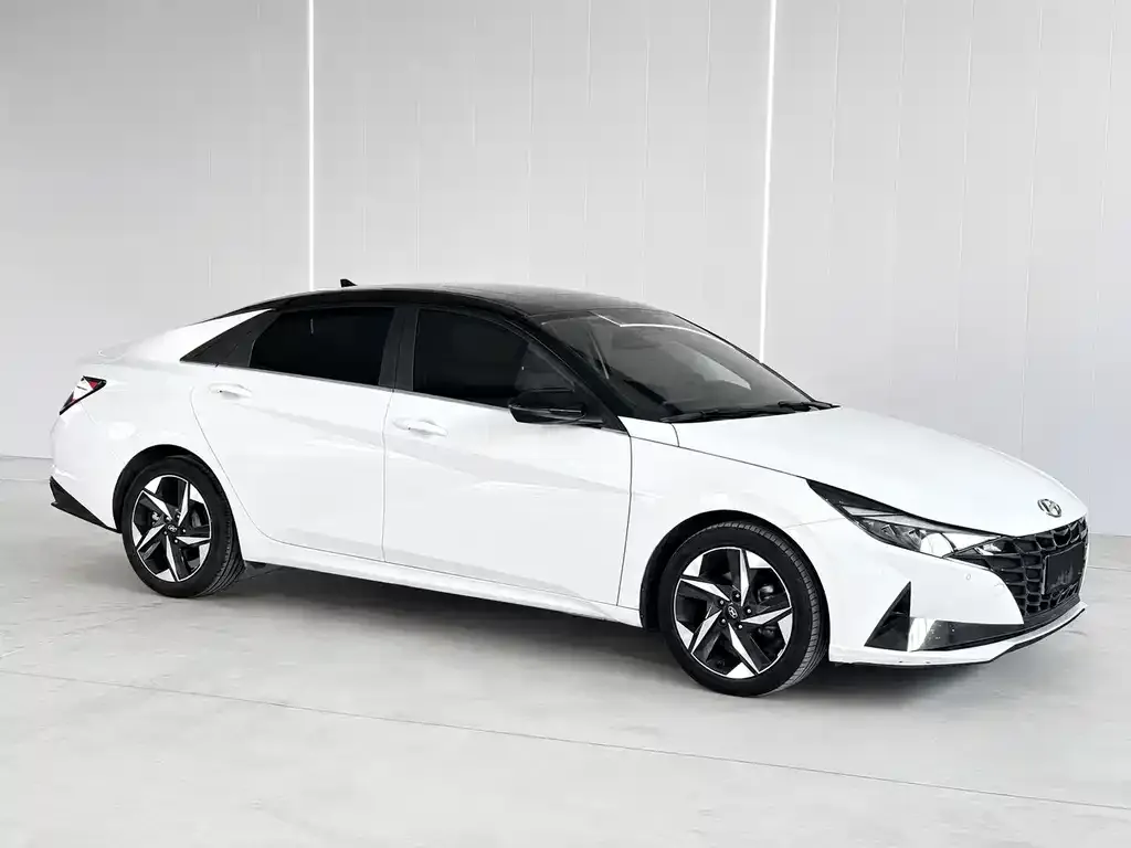 Hyundai Elantra — фото 3