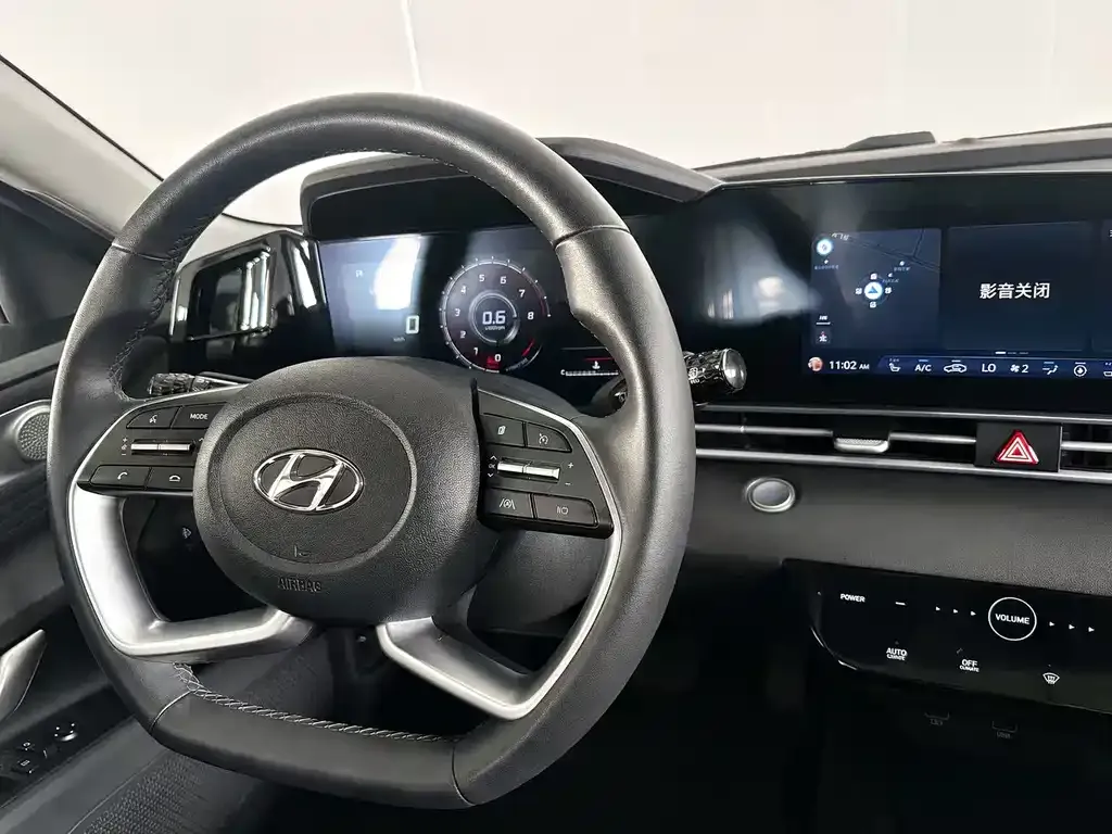 Hyundai Elantra — фото 10
