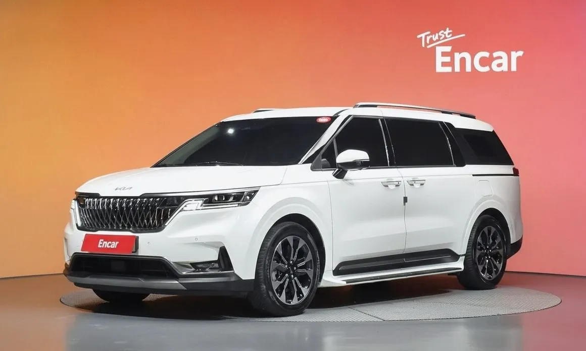 Kia Carnival — фото 1