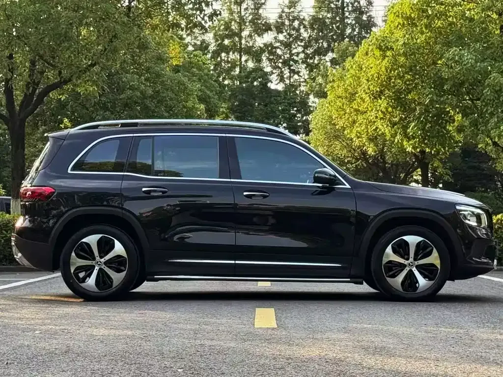 Mercedes-Benz GLB — фото 10