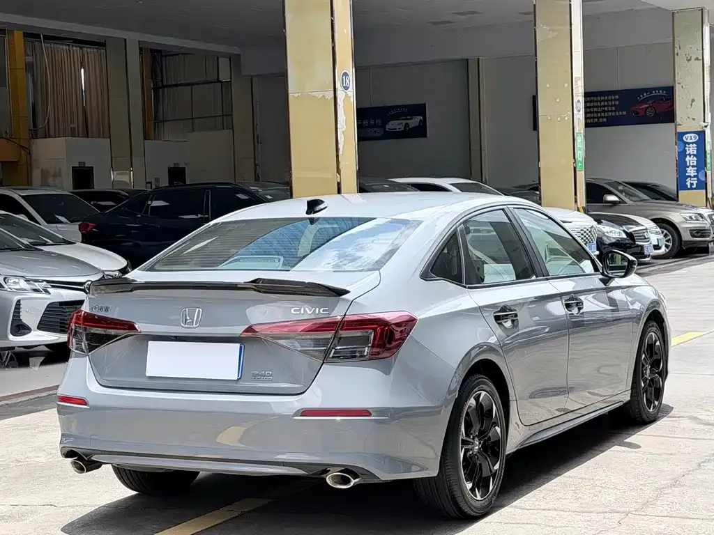 Honda Civic — фото 7