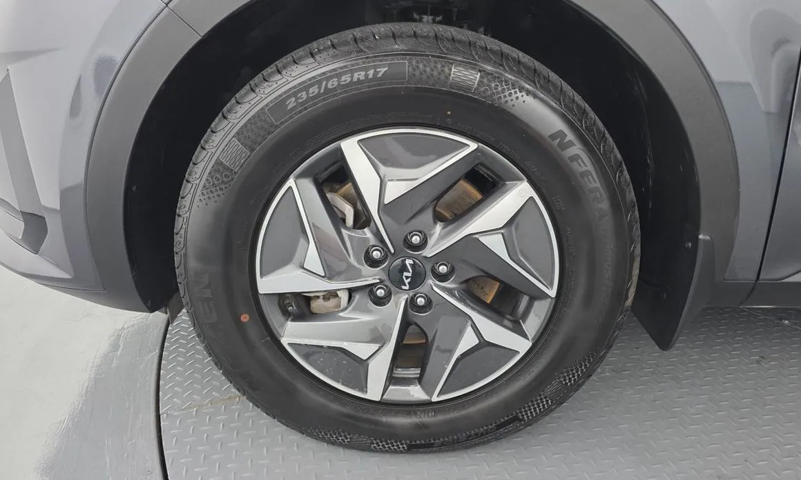 Kia Sorento — фото 8