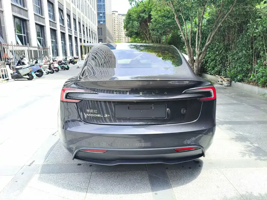 Tesla Model 3 — фото 6