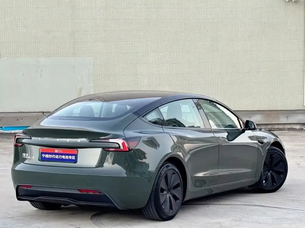 Tesla Model 3 — фото 6