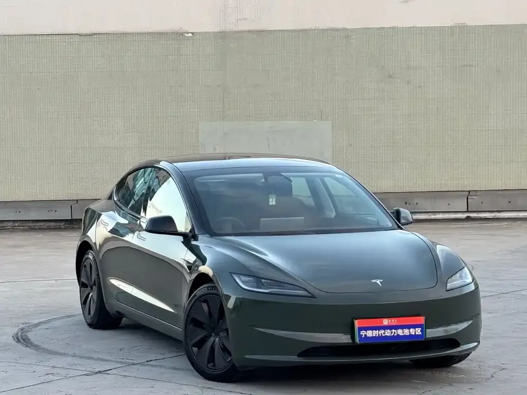 Tesla Model 3 — фото 5