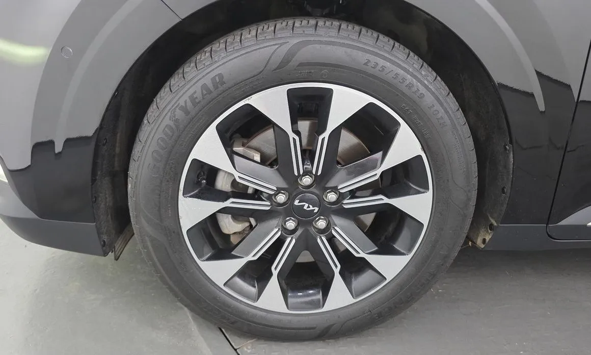 Kia Carnival — фото 10