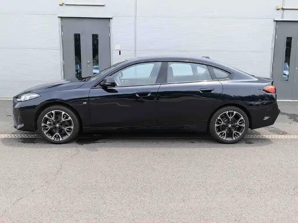 BMW 2 Series 2025 из CN, фото 7