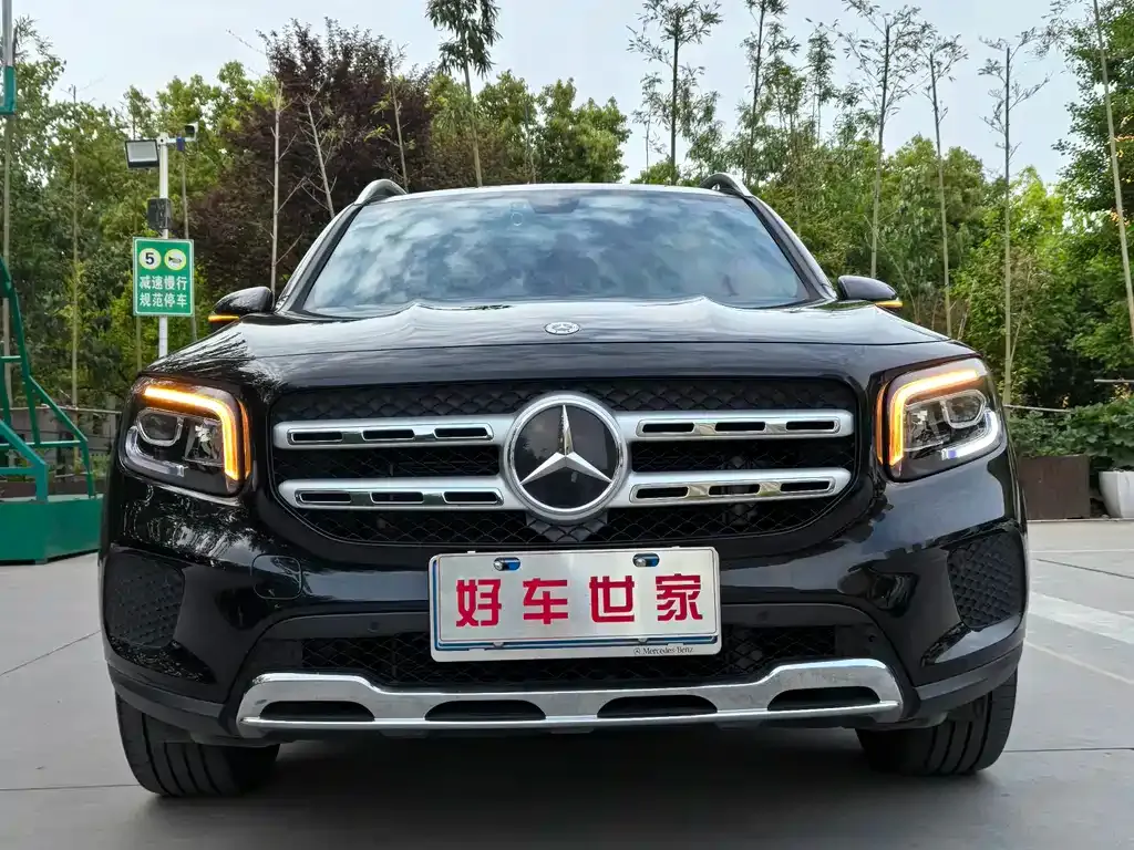 Mercedes-Benz GLB — фото 10