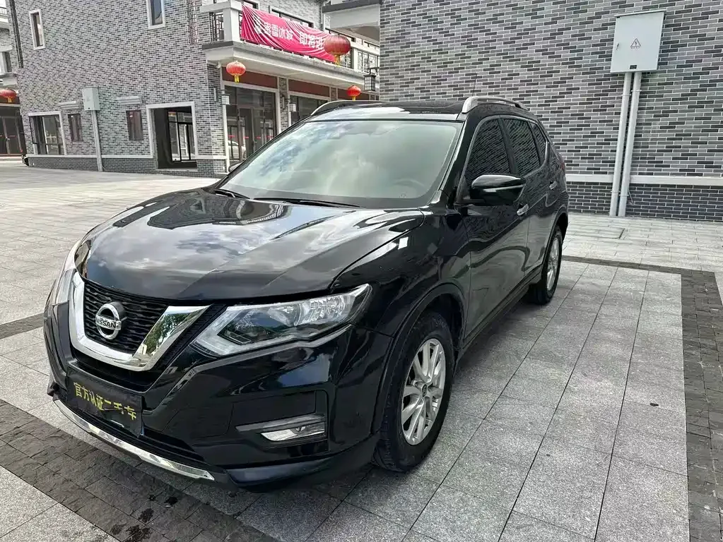 Nissan X-Trail — фото 1
