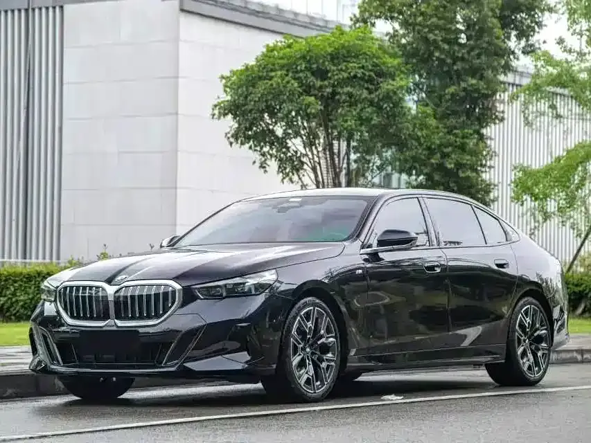 BMW 5 Series — фото 1
