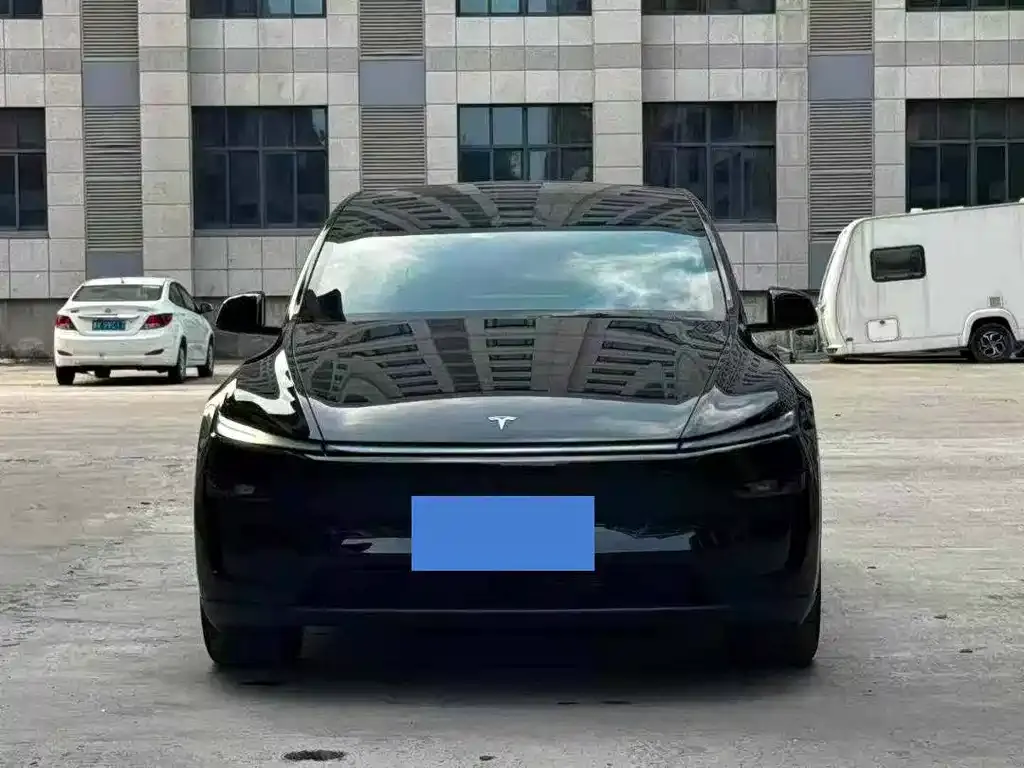 Tesla Model Y — фото 2