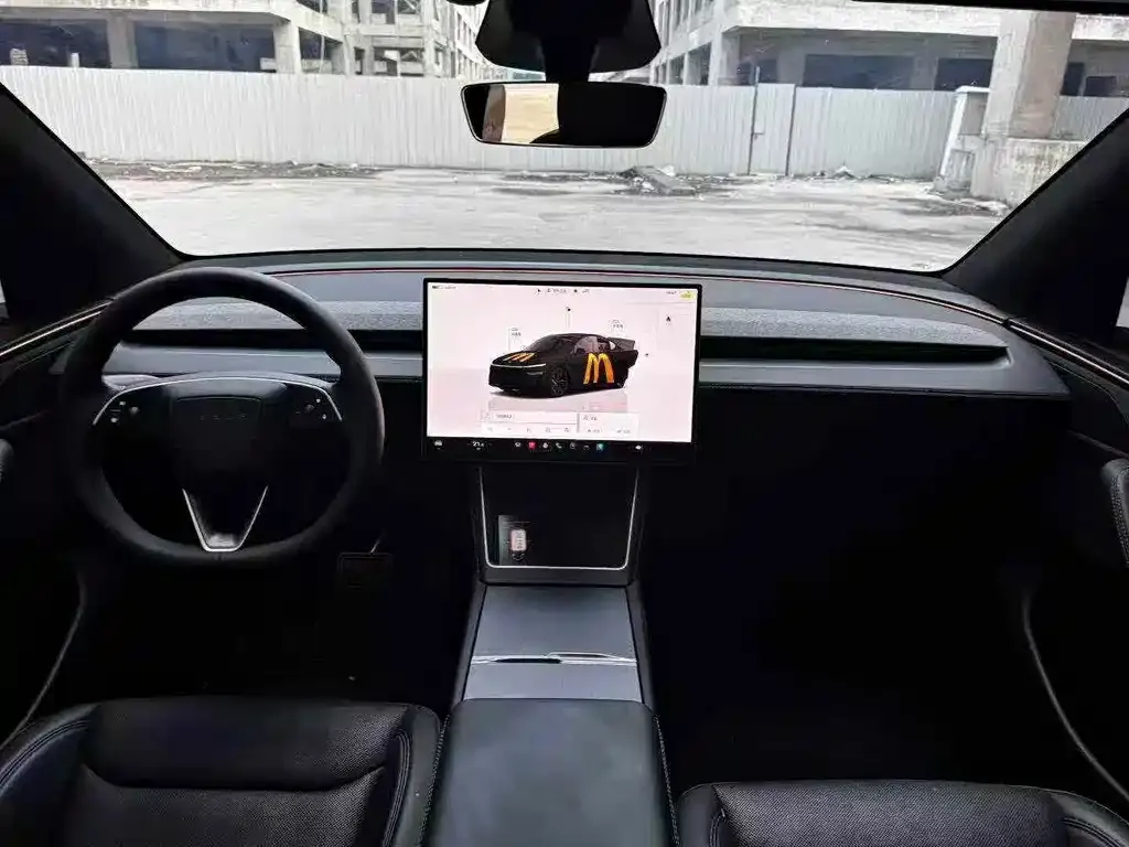 Tesla Model Y — фото 5