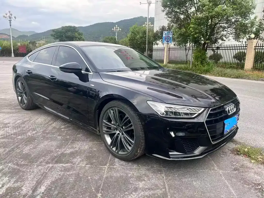 Audi A7 — фото 1