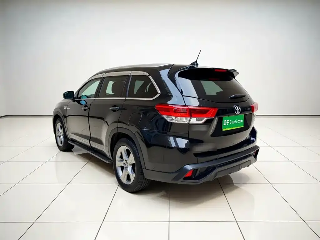 Toyota Highlander — фото 4