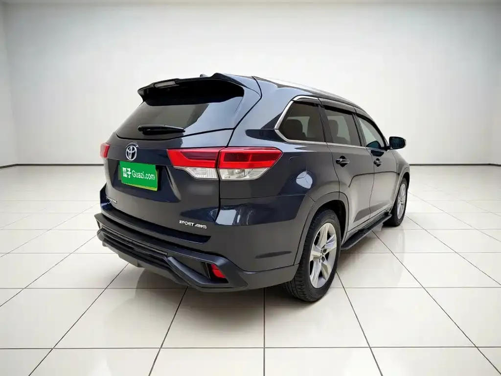 Toyota Highlander — фото 5