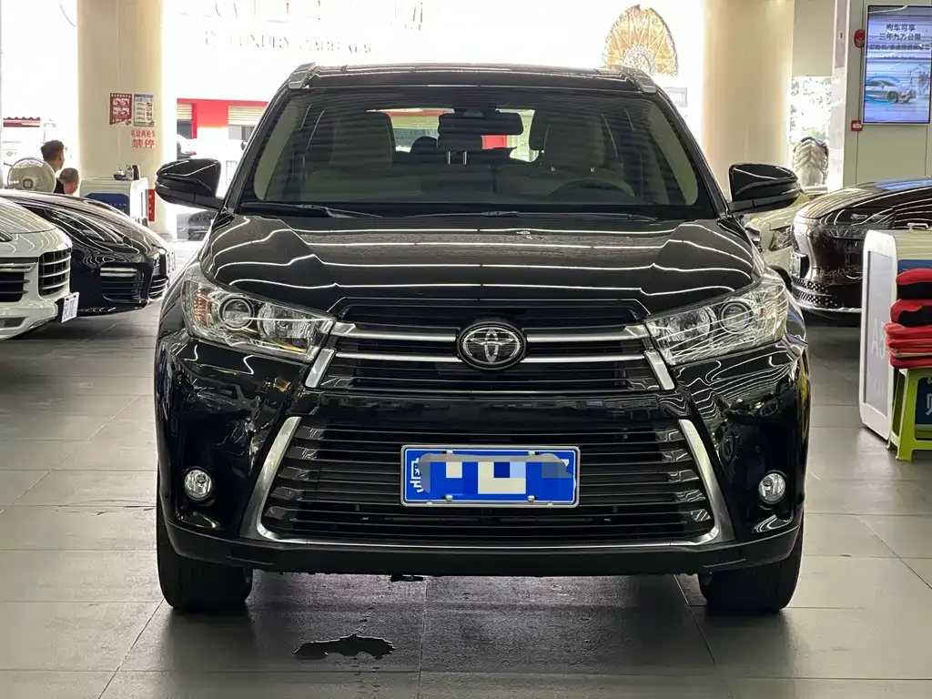Toyota Highlander — фото 6