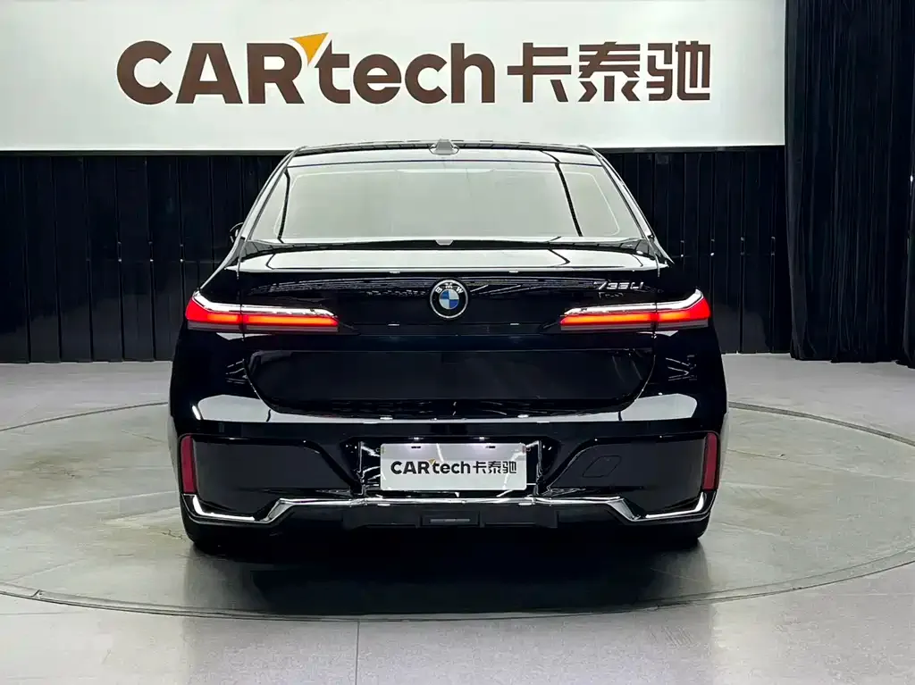 BMW 7 Series — фото 10