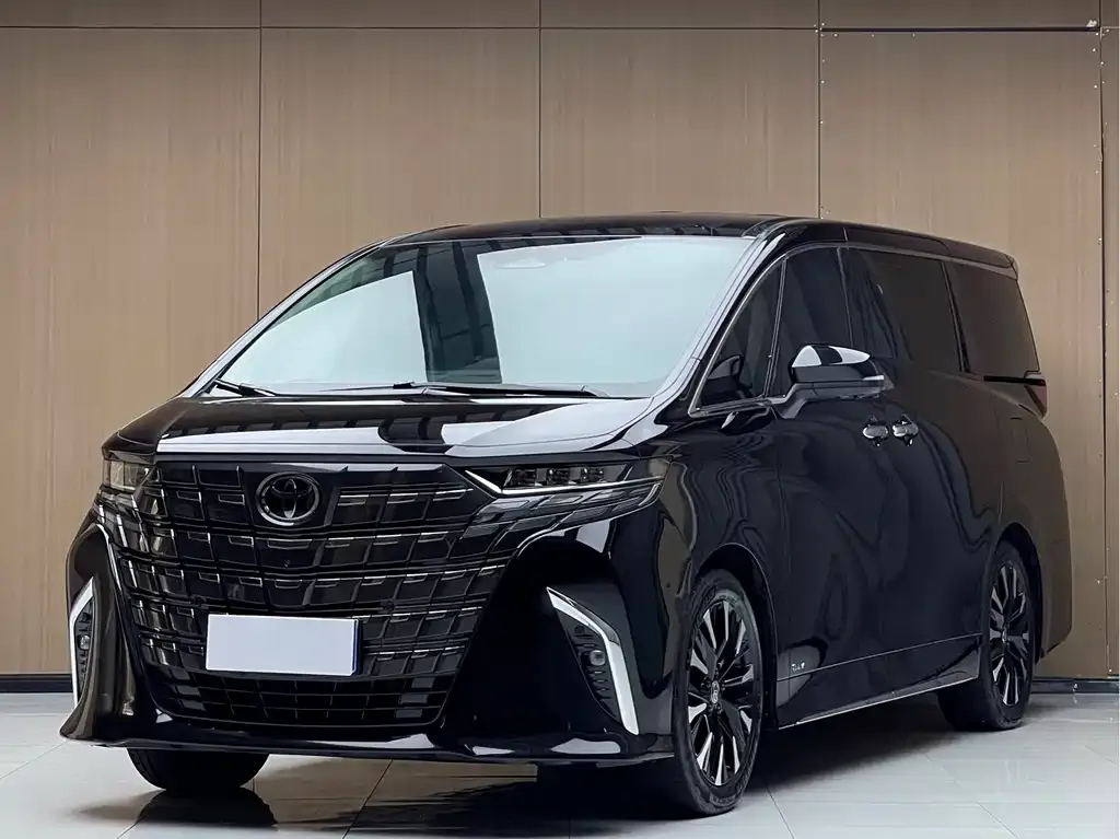 Toyota Alphard — фото 1