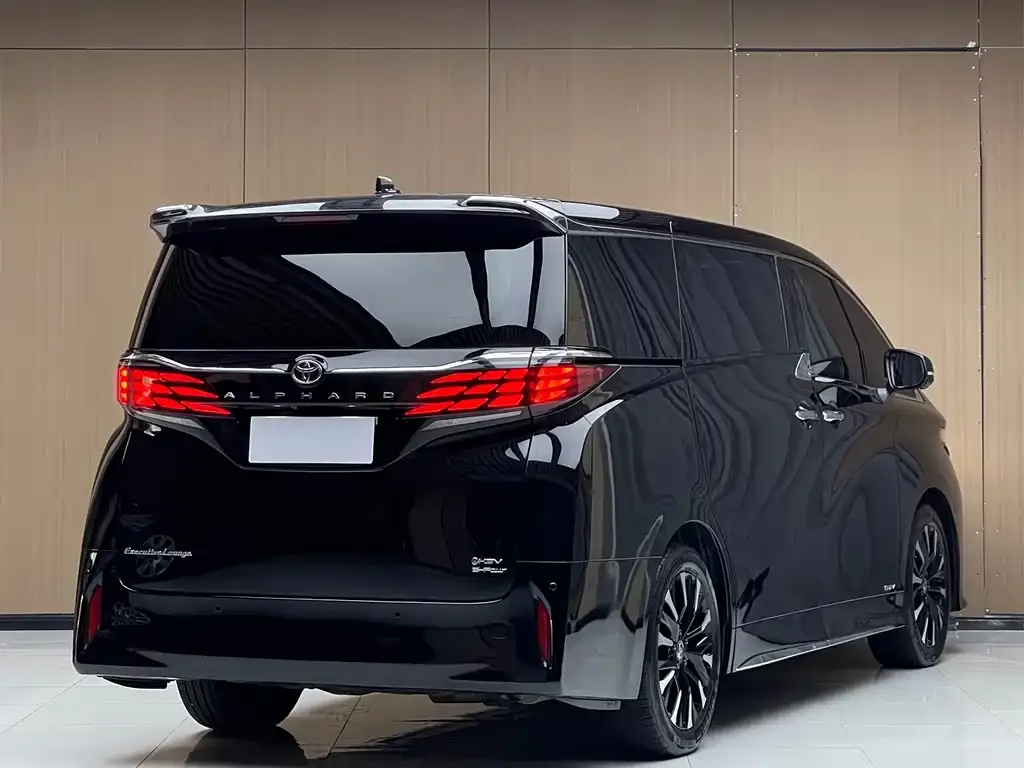 Toyota Alphard — фото 10