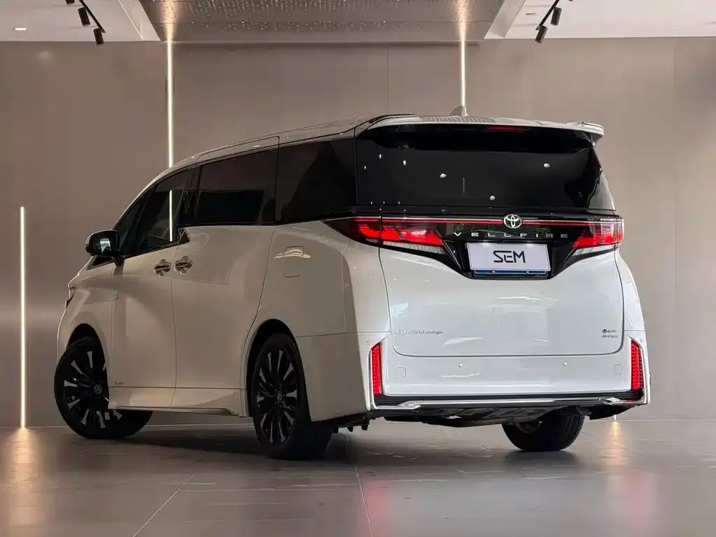 Toyota Vellfire — фото 2