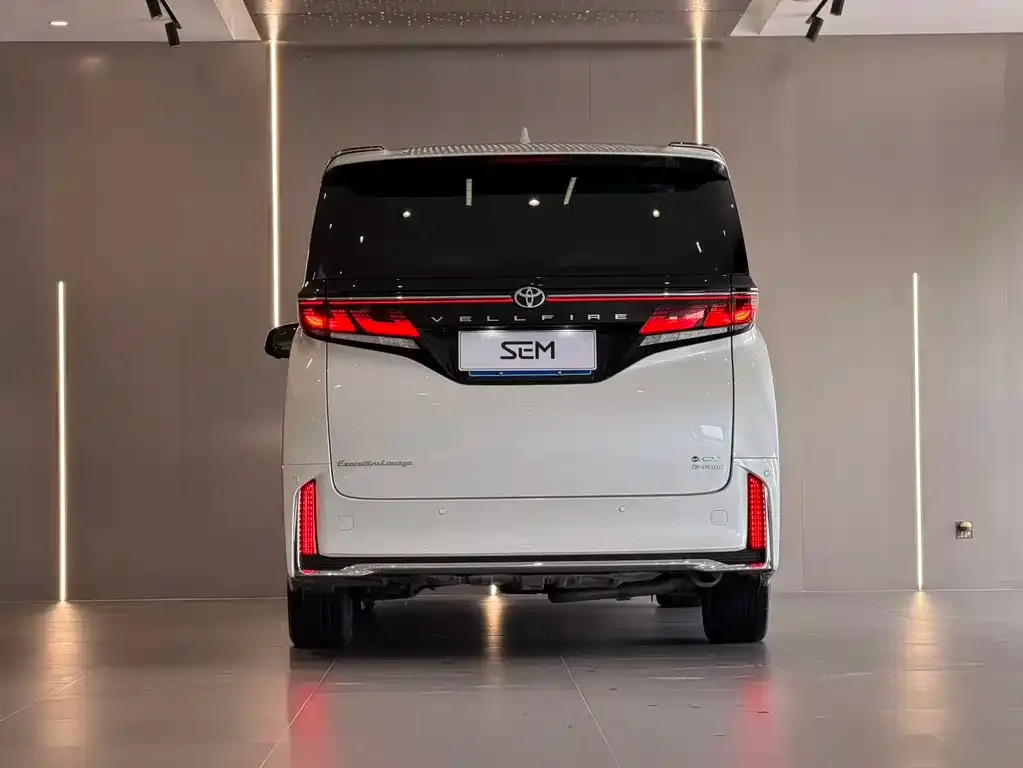 Toyota Vellfire — фото 4