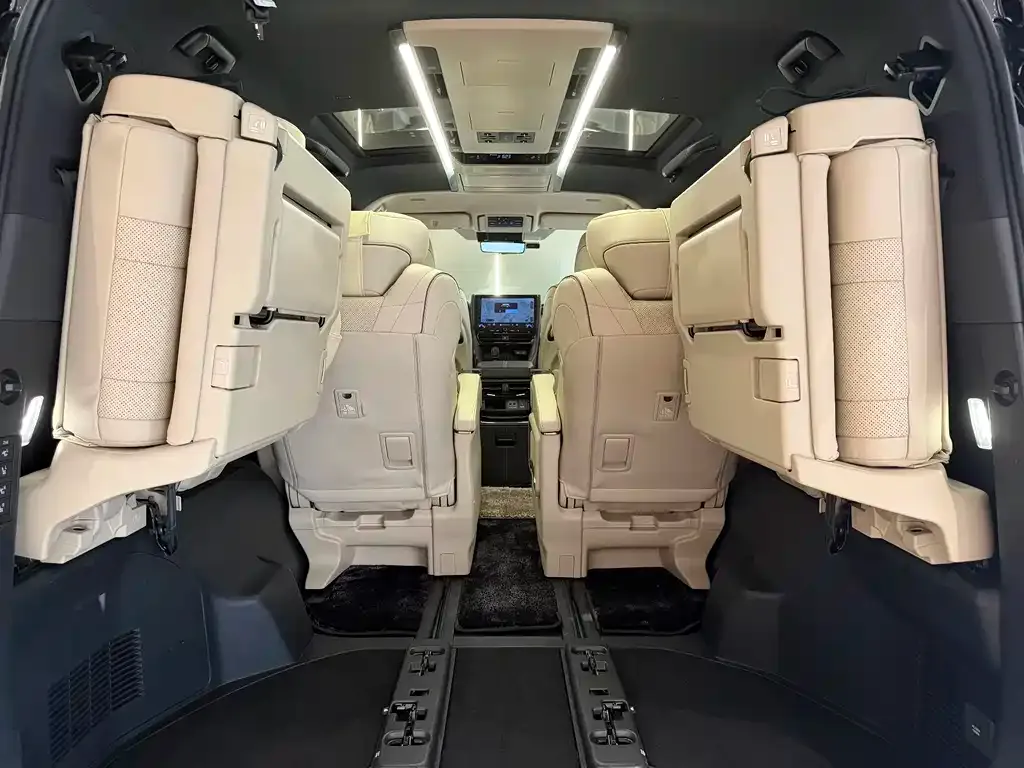Toyota Vellfire — фото 6
