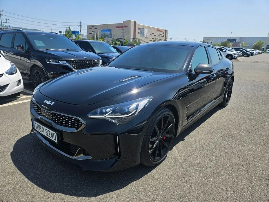 Kia Stinger — фото 1