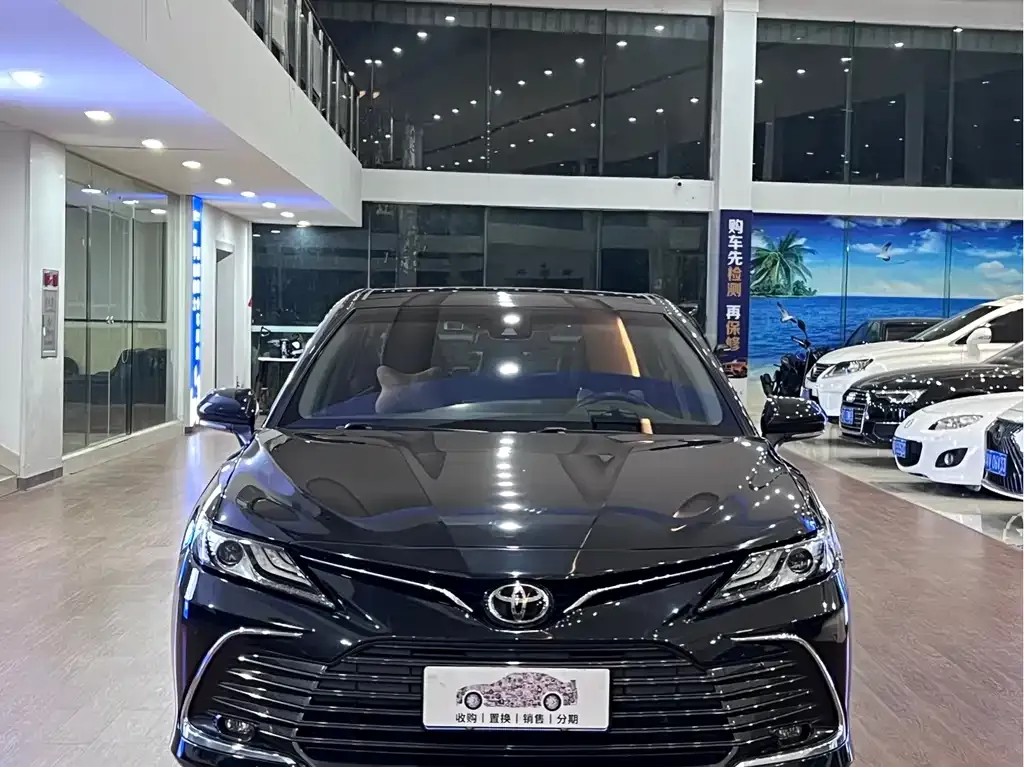 Toyota Camry — фото 4