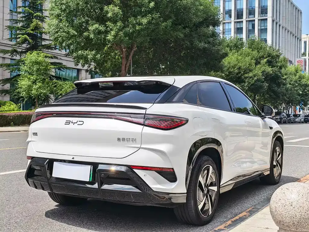 BYD Seal 07 EV — фото 7