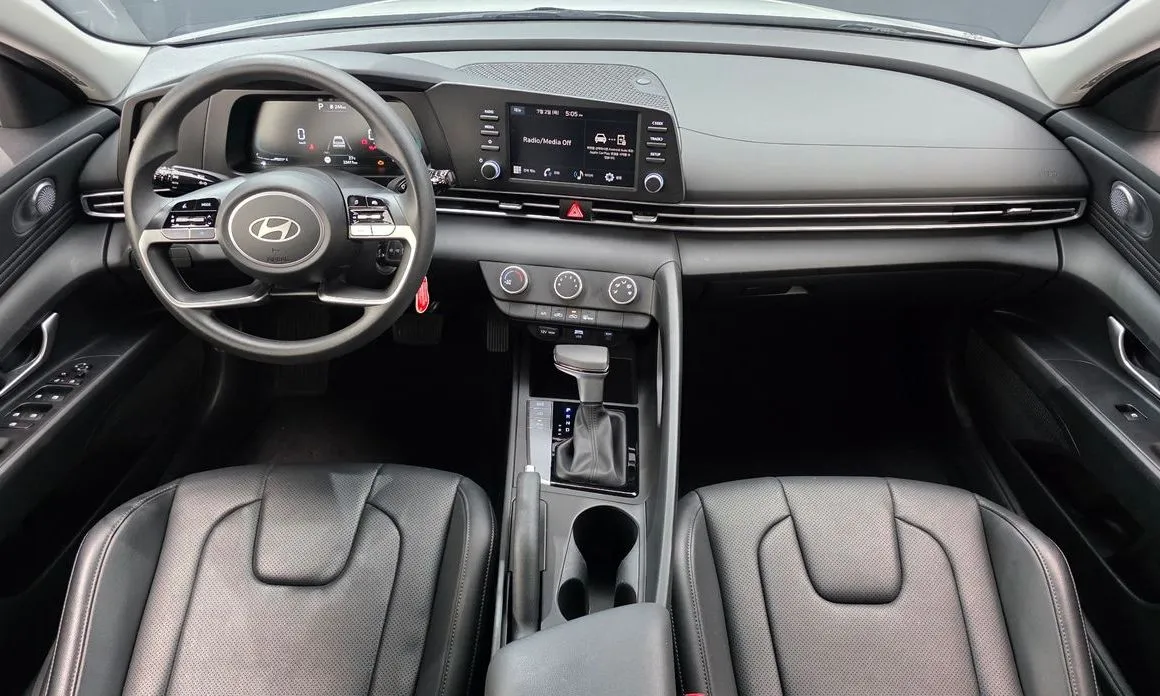 Hyundai AVANTE — фото 2