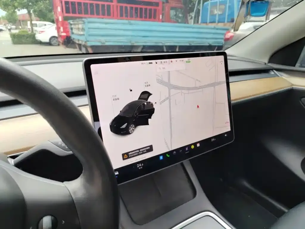 Tesla Model Y — фото 7